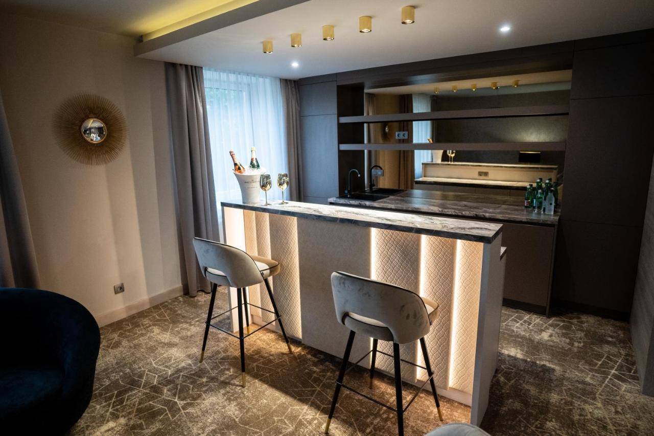 Hotel Europa Komarno Bagian luar foto