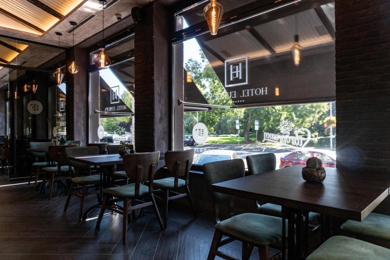 Hotel Europa Komarno Bagian luar foto