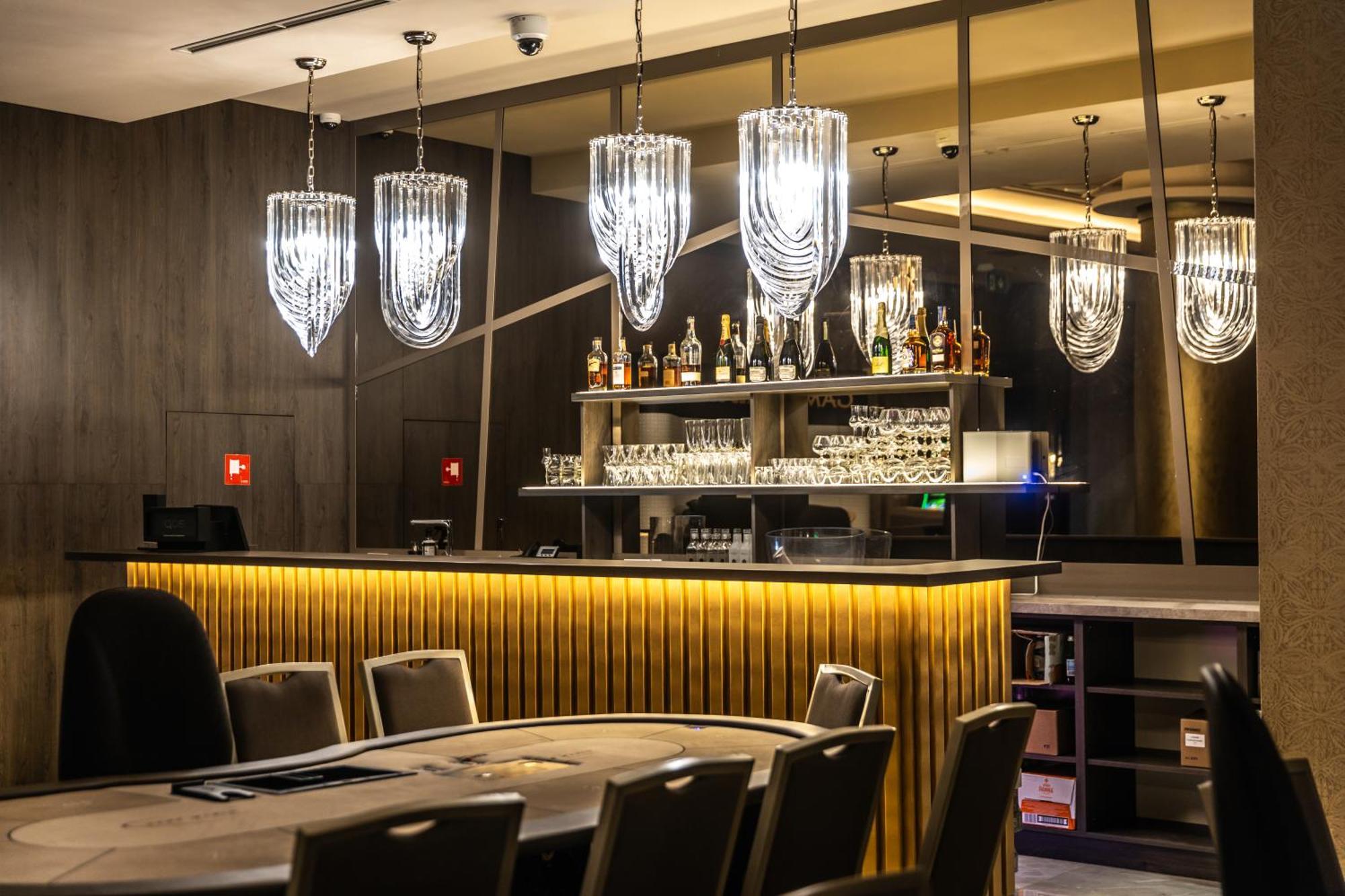 Hotel Europa Komarno Bagian luar foto
